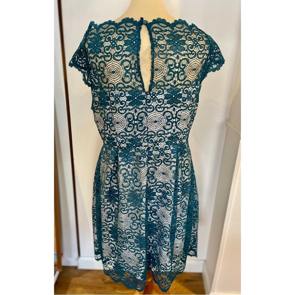 NWT XL Teal / Turquoise Lace Overlay Midi Dress - Picture 5 of 10
